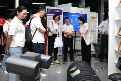 党建引领 |汇通金控党支部同香港中文大学 (深圳)人工智能与机器人研究院党支部开展 “联合党建 党业融合 激活新质生产力” 主题党日活动 党建引领 |汇通金控党支部同香港中文大学 (深圳)人工智能与机器人研究院党支部开展 “联合党建 党业融合 激活新质生产力” 主题党日活动